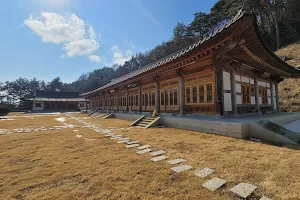 Odaesan meditation center image