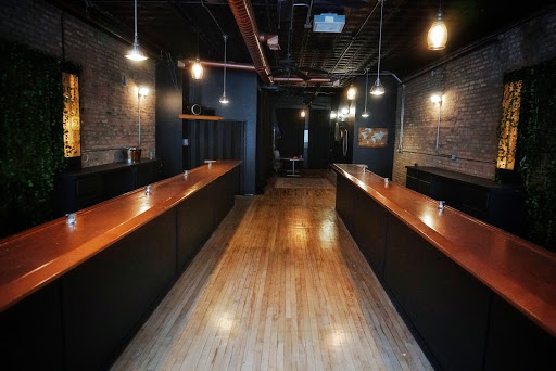 Liquor Store «Warehouse Liquors», reviews and photos, 634 S Wabash Ave, Chicago, IL 60605, USA