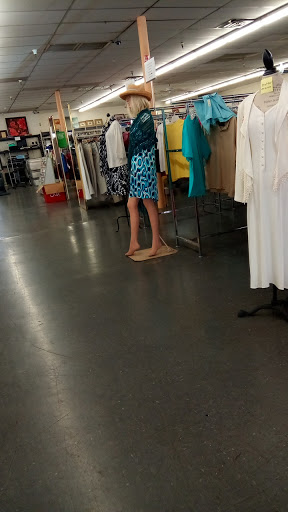 Non-Profit Organization «Society of St. Vincent de Paul - Mesa Thrift Store», reviews and photos, 2352 W Main St, Mesa, AZ 85201, USA