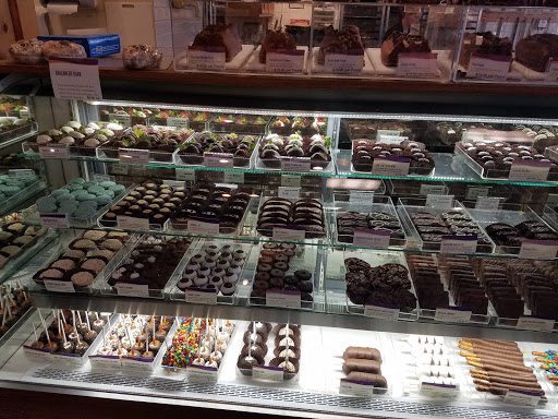 Chocolate Shop «Rocky Mountain Chocolate Factory», reviews and photos, 1419 1st Ave, Seattle, WA 98101, USA