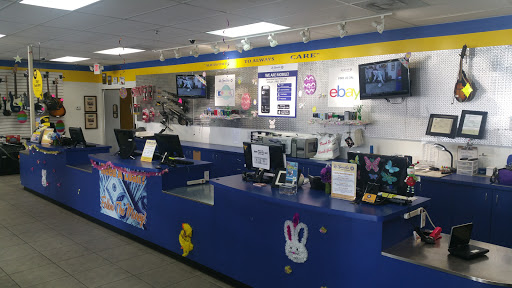 Pawn Shop «La Familia Pawn and Jewelry», reviews and photos, 3615 W Vine St, Kissimmee, FL 34741, USA