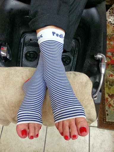 Beauty Salon «Hollywood Blonde Salon», reviews and photos, 140 N Kingshighway St, St Charles, MO 63301, USA