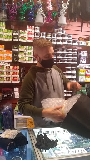 Tobacco Shop «Head Lines Smokes», reviews and photos, 1056 Broad Ripple Ave, Indianapolis, IN 46220, USA