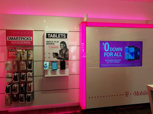 Cell Phone Store «T-Mobile», reviews and photos, 680 W Huntington Dr, Monrovia, CA 91016, USA