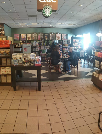 Shopping Mall «Barracks Rd Shopping Center», reviews and photos, 1117 Emmet St N, Charlottesville, VA 22903, USA