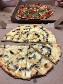 Plats et boissons du Pizzas à emporter La Rocca Pizzeria - Torpes - n°7