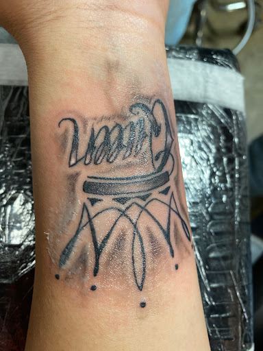 Explore mens knee tattoo ideas, creative tattoo ideas in Pearcy, available at Studio 621 Tattoo