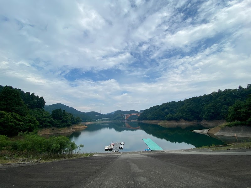 宮ヶ瀬湖カヌー場