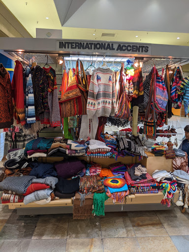 Shoe Store «Famous Footwear», reviews and photos, 831 Lancaster Dr NE, Salem, OR 97301, USA