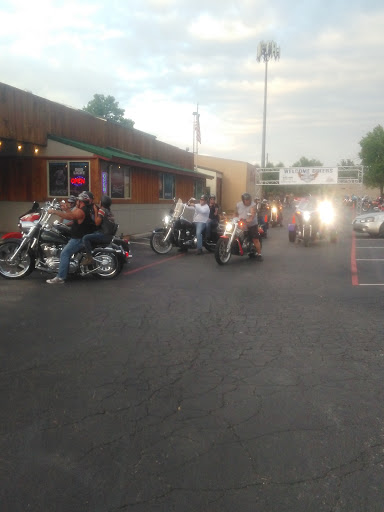 Bar «Cartoons Oyster Bar & Grill», reviews and photos, 1614 Glenstone Avenue, Springfield, MO 65804, USA