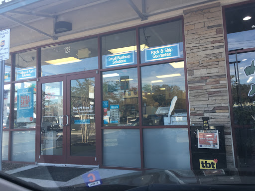 Shipping and Mailing Service «The UPS Store», reviews and photos, 123 W Bloomingdale Ave, Brandon, FL 33511, USA