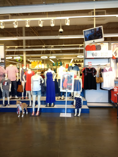 Clothing Store «Old Navy», reviews and photos, 9155 W Stockton Blvd, Elk Grove, CA 95758, USA