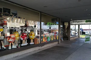 Antiques & Geeks Collectibles on Sunset image
