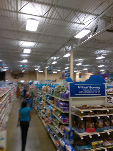 Pet Supply Store «PetSmart», reviews and photos, 2020 SW Westport Dr, Topeka, KS 66604, USA