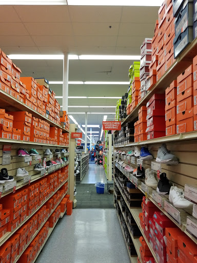 Sporting Goods Store «Academy Sports + Outdoors», reviews and photos, 1414 N Loop 336 W, Conroe, TX 77304, USA