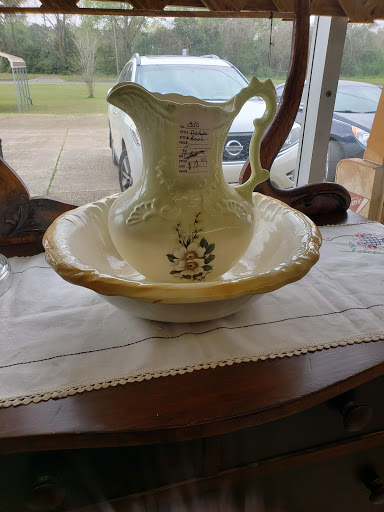 Antique Store «Big Stick Long Bow Mall», reviews and photos, 1145 E 1st St, DeRidder, LA 70634, USA