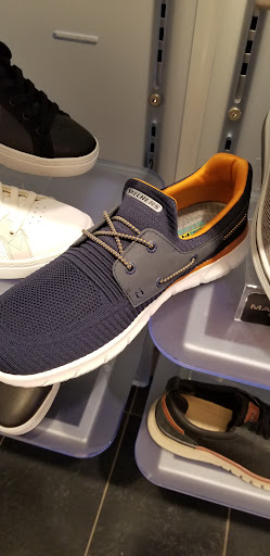 Shoe Store «SKECHERS Retail», reviews and photos, 5 Woodfield Mall, Schaumburg, IL 60173, USA