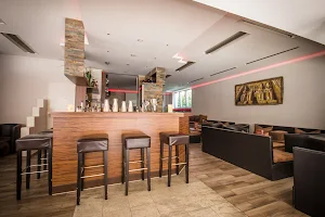 Orient-tal Cocktail & Shisha Lounge image