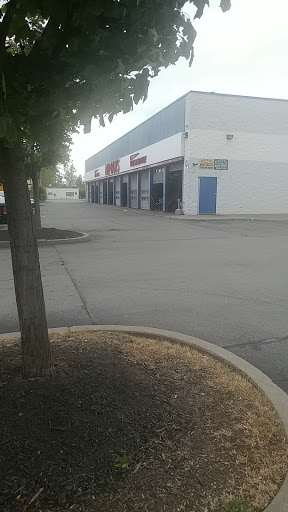 Auto Parts Store «Pep Boys Auto Parts & Service», reviews and photos, 1996 Elmwood Ave, Buffalo, NY 14207, USA