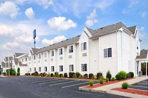 Microtel Inn & Suites by Wyndham Clarksville image