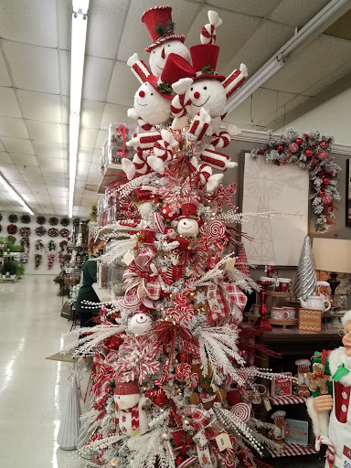 Home Goods Store «Trees n Trends - Henderson, KY», reviews and photos, 1900 US-41 #7, Henderson, KY 42420, USA