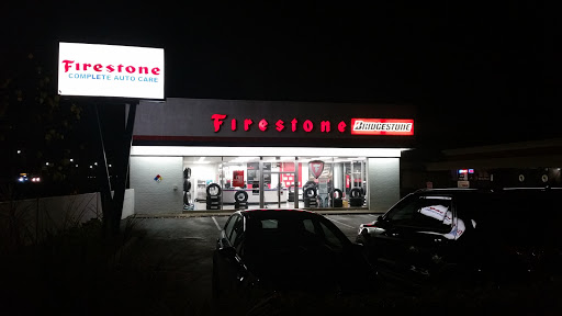 Tire Shop «Firestone Complete Auto Care», reviews and photos, 1900 McLoughlin Blvd Ste 123, Oregon City, OR 97045, USA