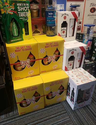 Liquor Store «Day Hollow Wine & Liquor Store», reviews and photos, 409 Day Hollow Rd, Endicott, NY 13760, USA