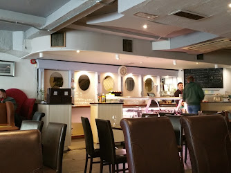 THE HOLY GRAIL Restaurant, Tapas & Cocktail Bar