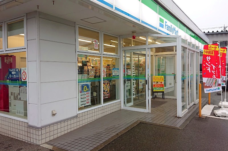 ファミリーマート 金沢松村店