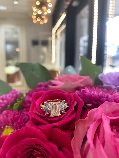 Jewelry Store «Clayton Jewelers», reviews and photos, 143 Carondelet Plaza, Clayton, MO 63105, USA