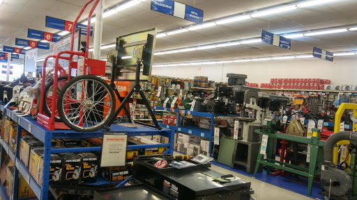 Hardware Store «Harbor Freight Tools», reviews and photos, 3333 N Yarbrough Dr #00055, El Paso, TX 79925, USA