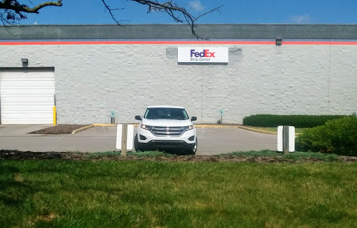 Shipping and Mailing Service «FedEx Ship Center», reviews and photos, 2000 Mercer Rd, Lexington, KY 40511, USA