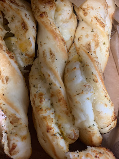 Pizza Restaurant «Round Table Pizza», reviews and photos, 2715 W Kettleman Ln #204, Lodi, CA 95242, USA