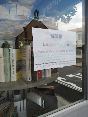 Boîte à lire pérignat les sarlieves à Pérignat-lès-Sarliève