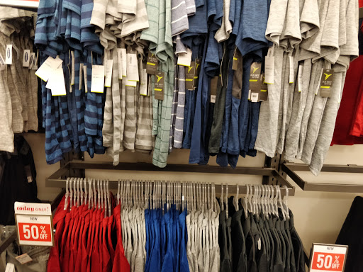 Clothing Store «Old Navy», reviews and photos, 286 New Britain Ave, Plainville, CT 06062, USA