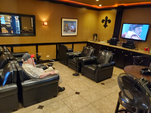 Tobacco Shop «Eight To Eight Tobacco», reviews and photos, 300 E St Charles Rd, Villa Park, IL 60181, USA