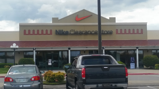 Sporting Goods Store «Nike Clearance Store», reviews and photos, 530 Outlet Village Blvd, Lebanon, TN 37090, USA