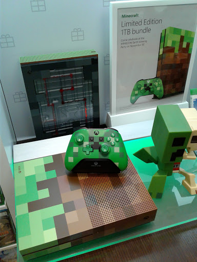 Computer Store «Microsoft Store - Westfield Canoga Park», reviews and photos, 6600 Topanga Canyon Blvd, Canoga Park, CA 91303, USA