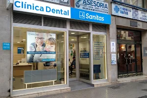 Clínica Dental Milenium Aragó - Sanitas image