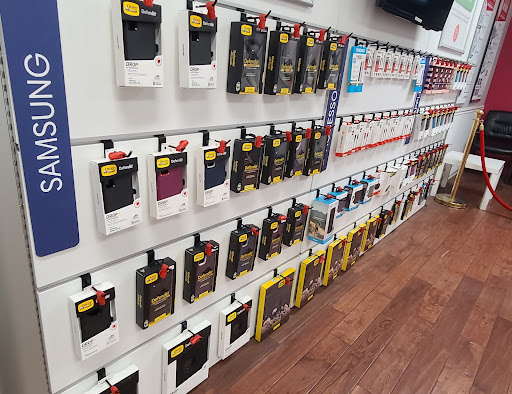 Electronics Repair Shop «uBreakiFix», reviews and photos, 44 N Village Ave, Rockville Centre, NY 11570, USA