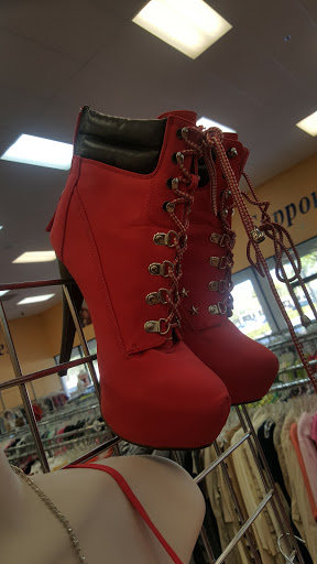 Thrift Store «Goodwill Palm Beach Gardens Boutique/Vintage Shoppe & Donation Center», reviews and photos