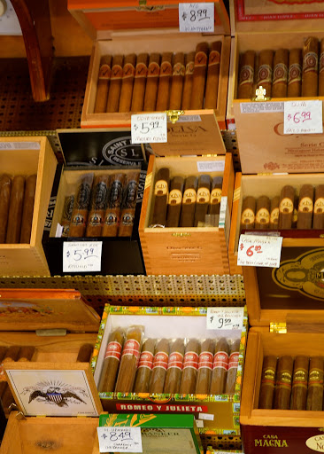 Liquor Store «Wilibees Wines & Spirits-Petaluma», reviews and photos, 309 Lakeville St, Petaluma, CA 94952, USA