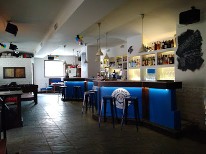 MEETING POINT Café- Bar - Pica Serrano, Plaza San Antonio, 11404 Jerez de la Frontera, Cádiz, Spain