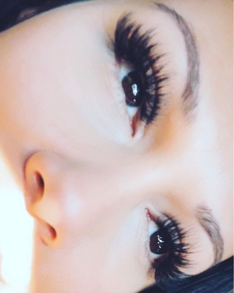 Lash Out Beauty Bar 32773