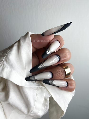 VM vasiliki Mpalla nail instructor. Nail courses & studio