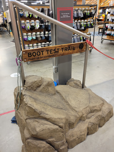 Outdoor Sports Store «REI», reviews and photos, 161 Town Square Pl, King of Prussia, PA 19406, USA