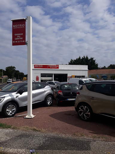 Photo 2 - Garage Du Breuil