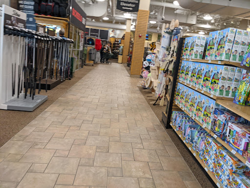 Sporting Goods Store «SCHEELS», reviews and photos, 17202 Davenport St, Omaha, NE 68118, USA