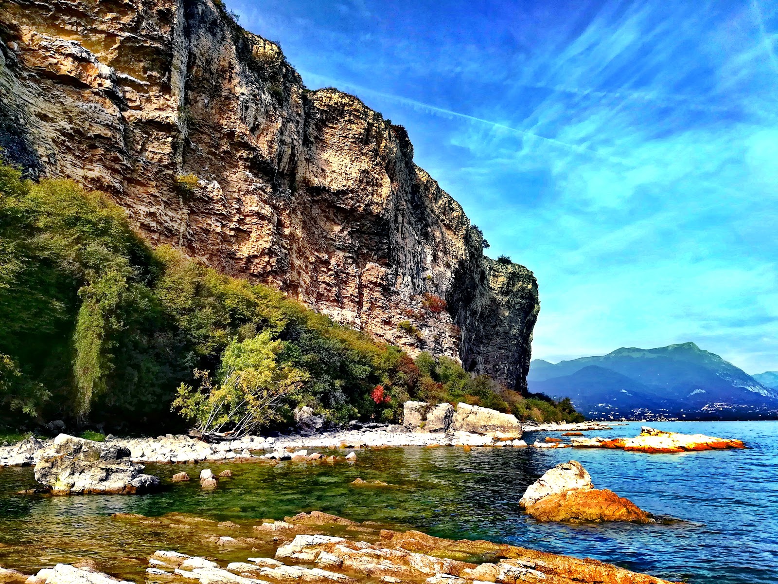 Valokuva Spiaggia della Roccaista. villi alue