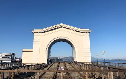Pier 43 Ferry Arch image